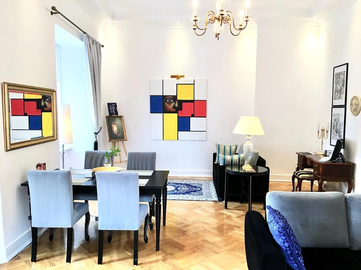 Luxury Suites & Apartments Mondrian Market Square II Warsaw Luaran gambar