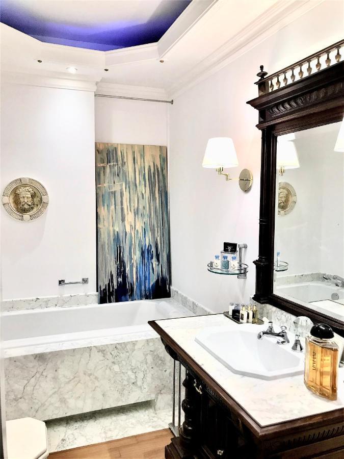 Luxury Suites & Apartments Mondrian Market Square II Warsaw Luaran gambar