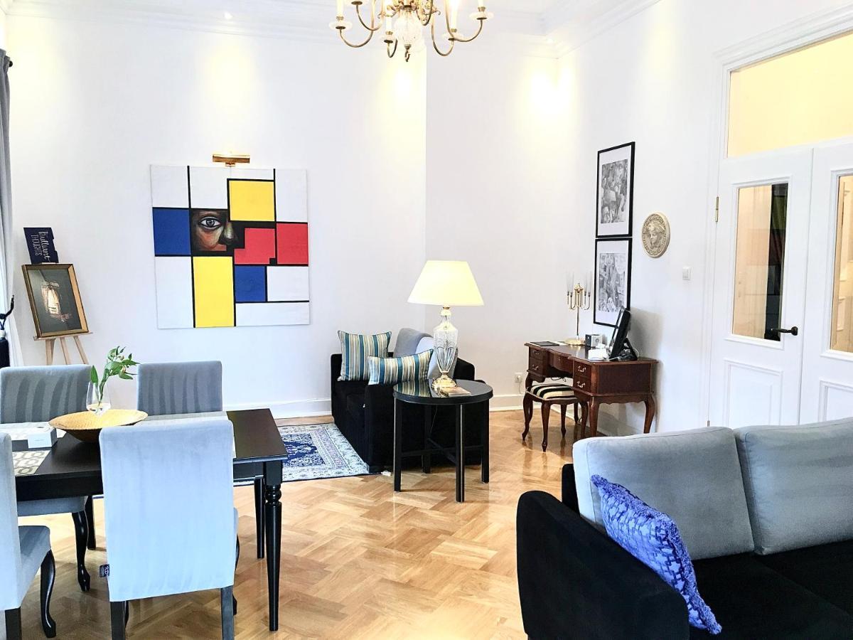 Luxury Suites & Apartments Mondrian Market Square II Warsaw Luaran gambar