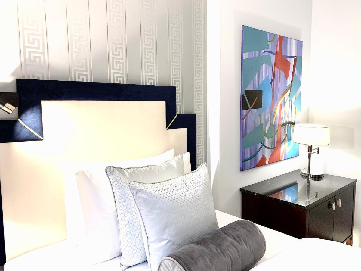 Luxury Suites & Apartments Mondrian Market Square II Warsaw Luaran gambar