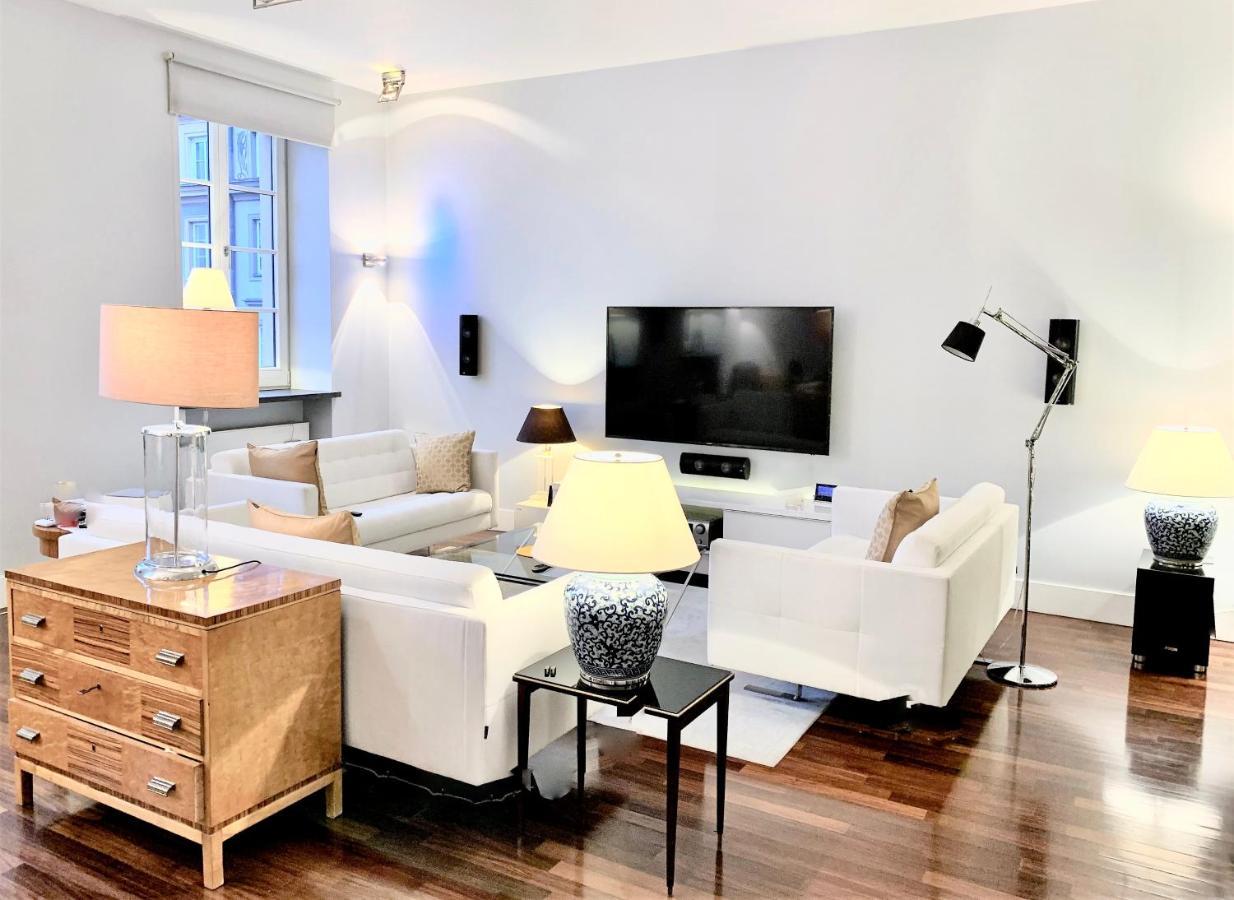 Luxury Suites & Apartments Mondrian Market Square II Warsaw Bilik gambar