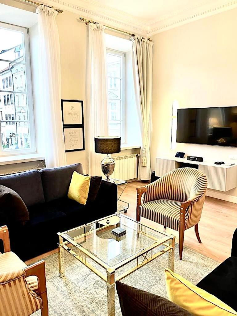 Luxury Suites & Apartments Mondrian Market Square II Warsaw Bilik gambar