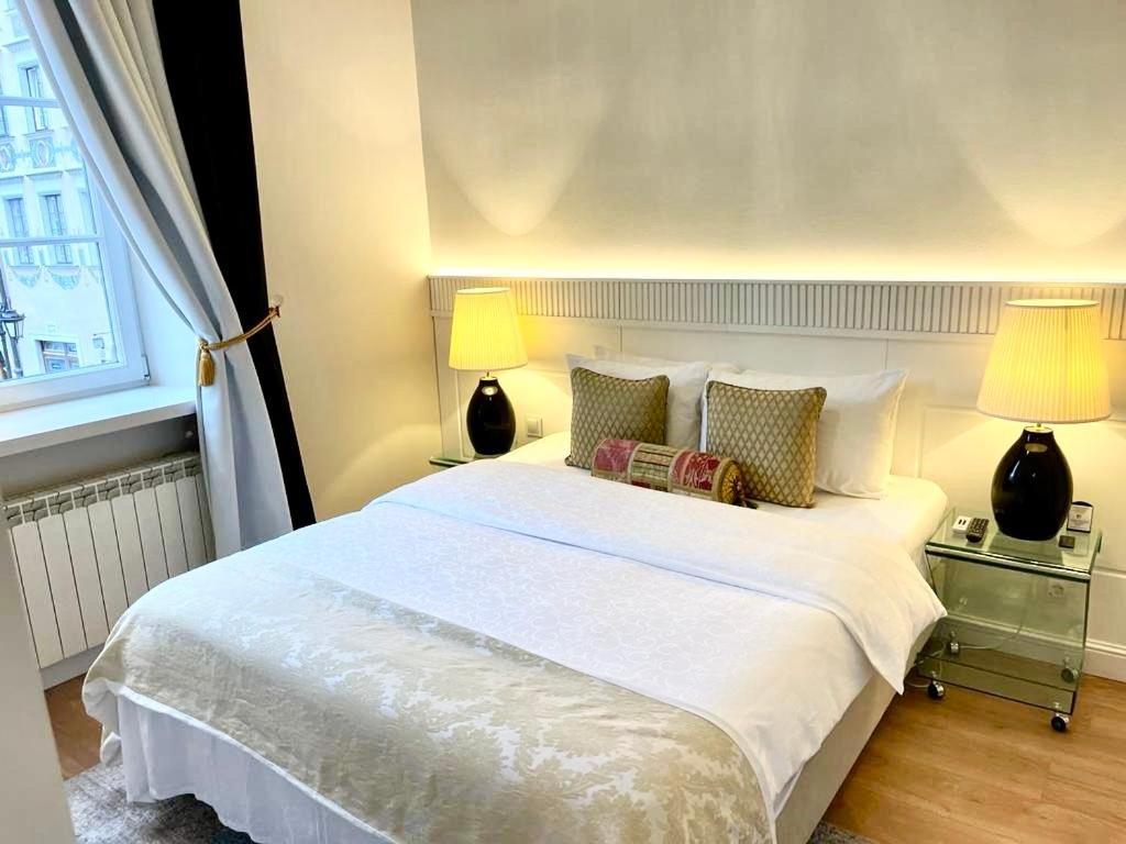 Luxury Suites & Apartments Mondrian Market Square II Warsaw Bilik gambar