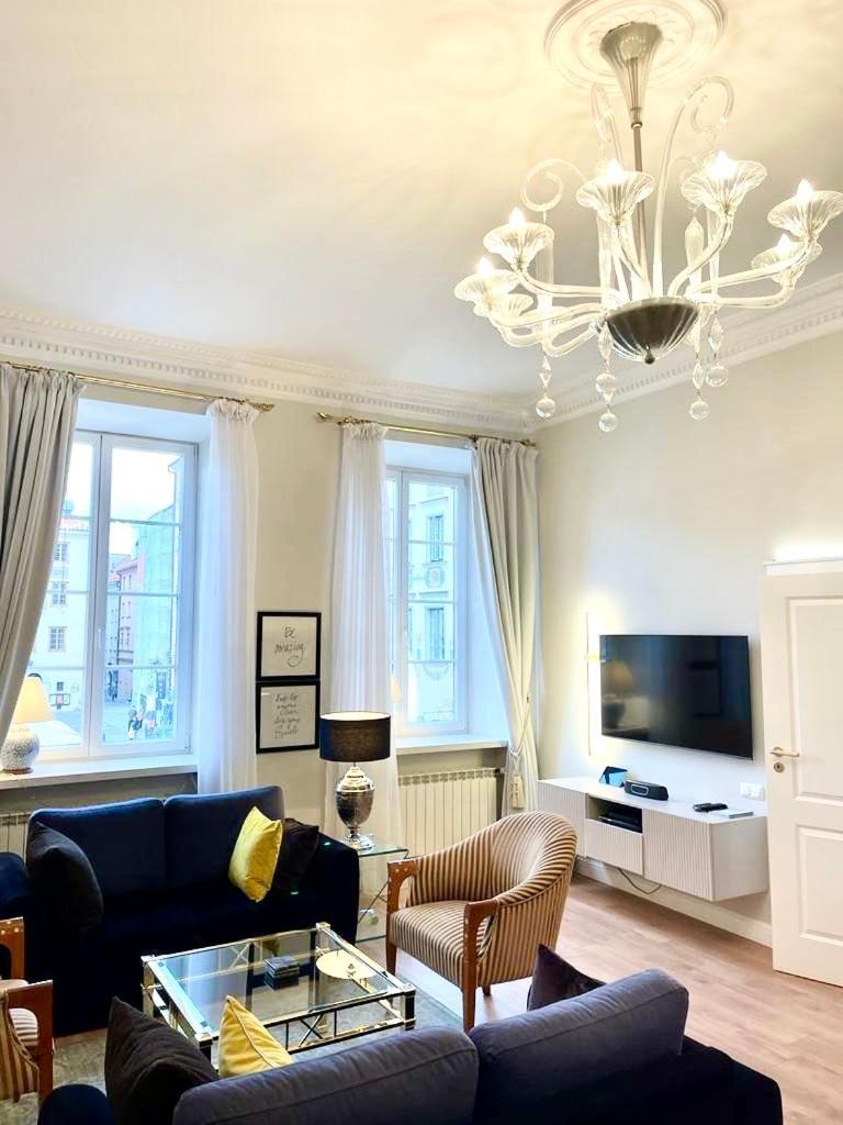 Luxury Suites & Apartments Mondrian Market Square II Warsaw Bilik gambar